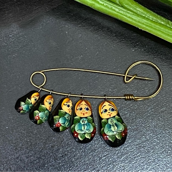Vintage Nesting Doll Russian Doll Brooch Pin - Picture 1 of 9